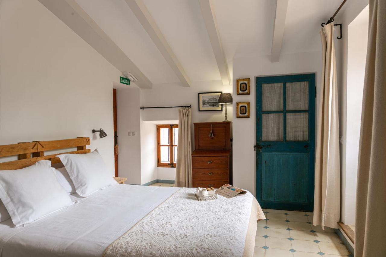 Hotel Cal Secretari Vell - Turismo De Interior à La Cabaneta Extérieur photo