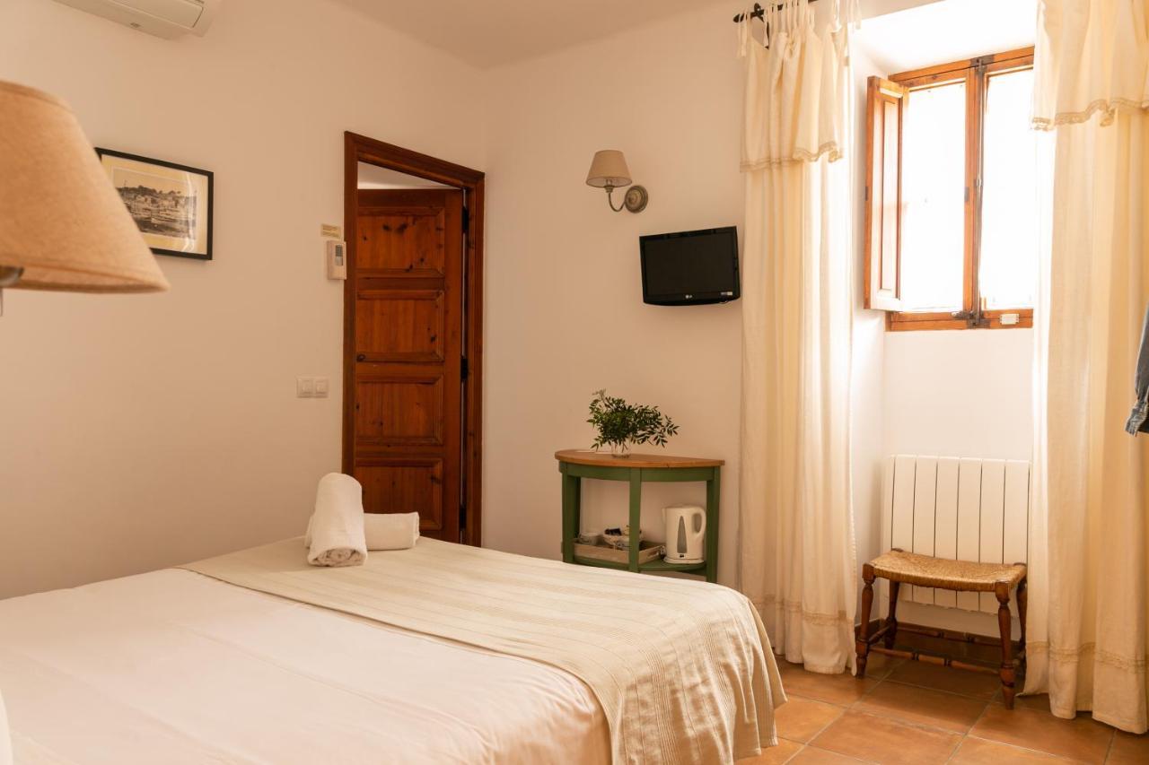 Hotel Cal Secretari Vell - Turismo De Interior à La Cabaneta Extérieur photo